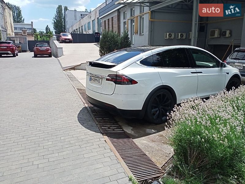 Внедорожник / Кроссовер Tesla Model X 2017 в Одессе