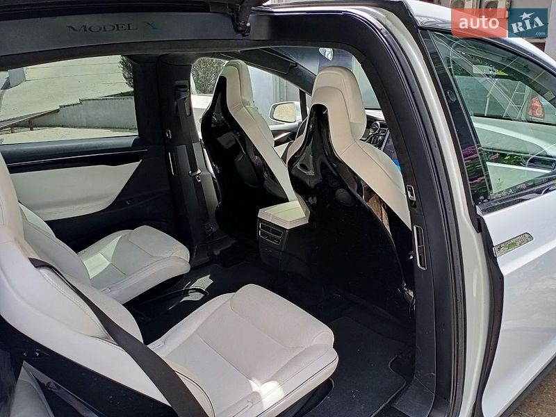 Внедорожник / Кроссовер Tesla Model X 2017 в Одессе