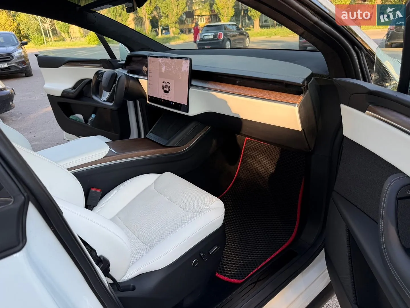 2022 Tesla Model X - мініатюра 12