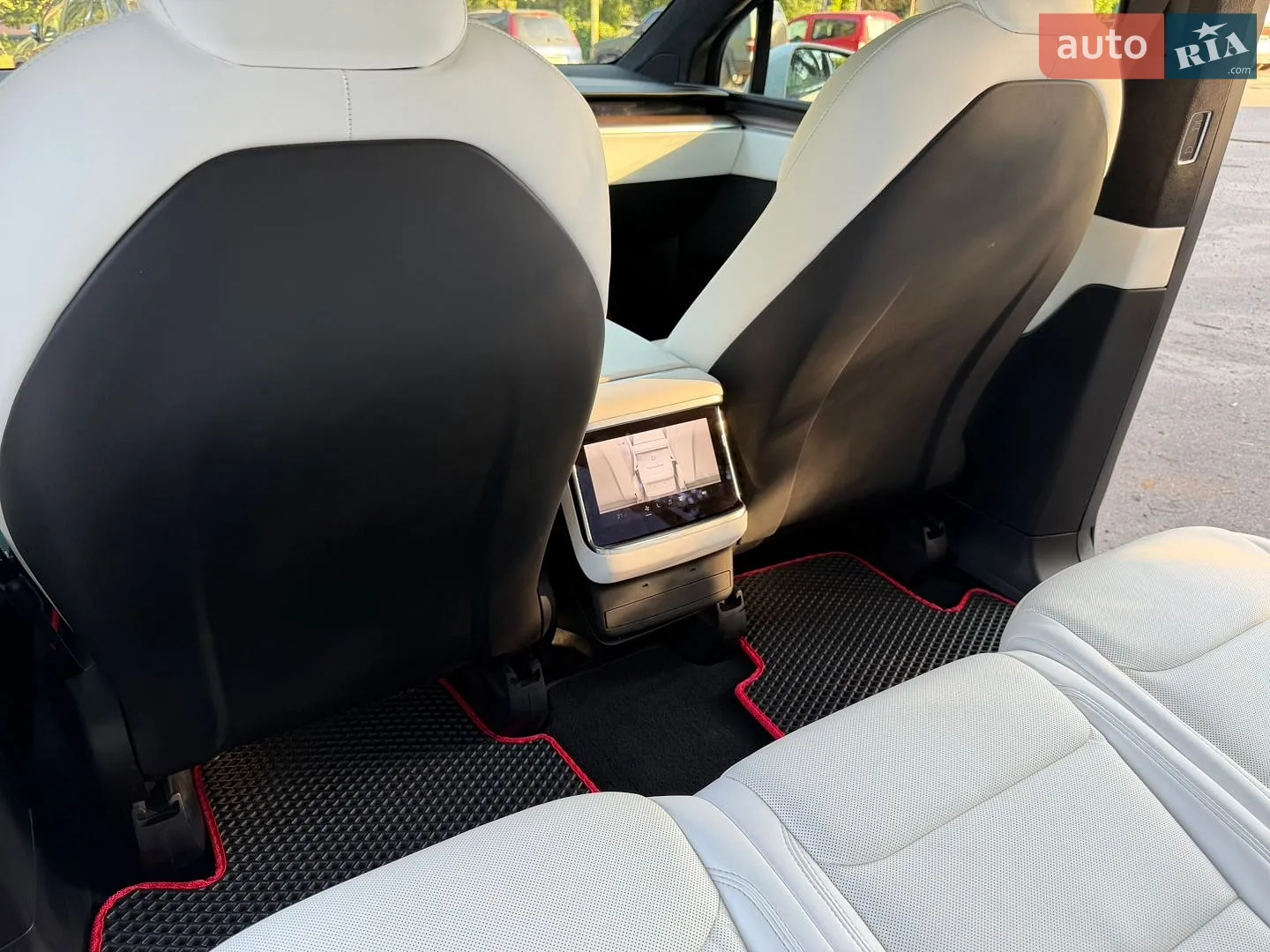 2022 Tesla Model X - мініатюра 16