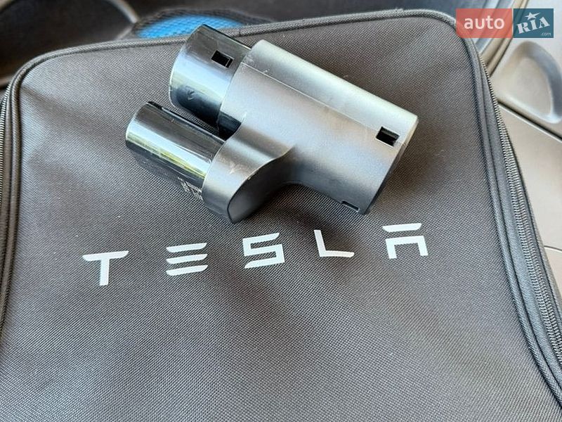 Внедорожник / Кроссовер Tesla Model X 2017 в Тернополе