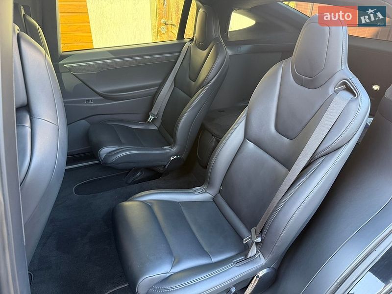 Внедорожник / Кроссовер Tesla Model X 2019 в Киеве
