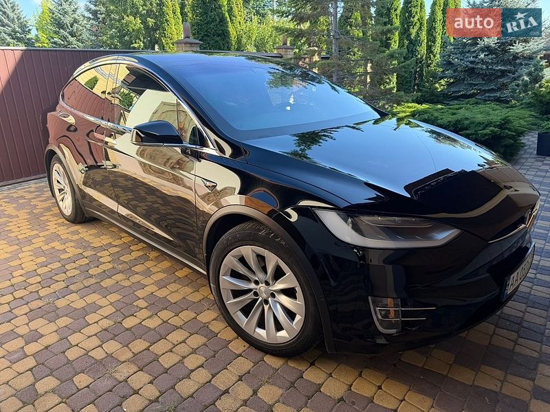 Внедорожник / Кроссовер Tesla Model X 2019 в Киеве