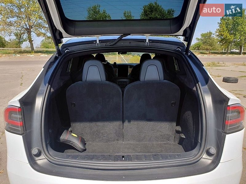 Позашляховик / Кросовер Tesla Model X 2019 в Миколаєві