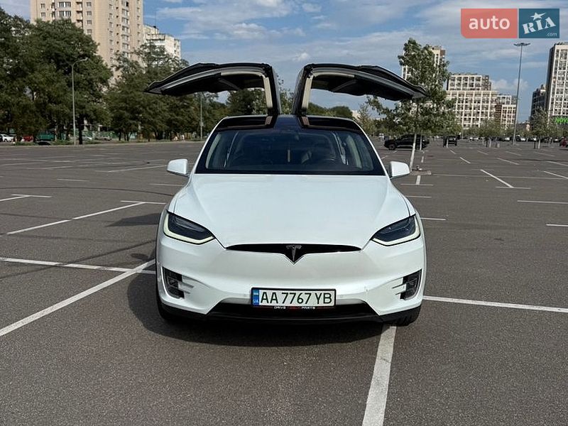 Внедорожник / Кроссовер Tesla Model X 2017 в Киеве