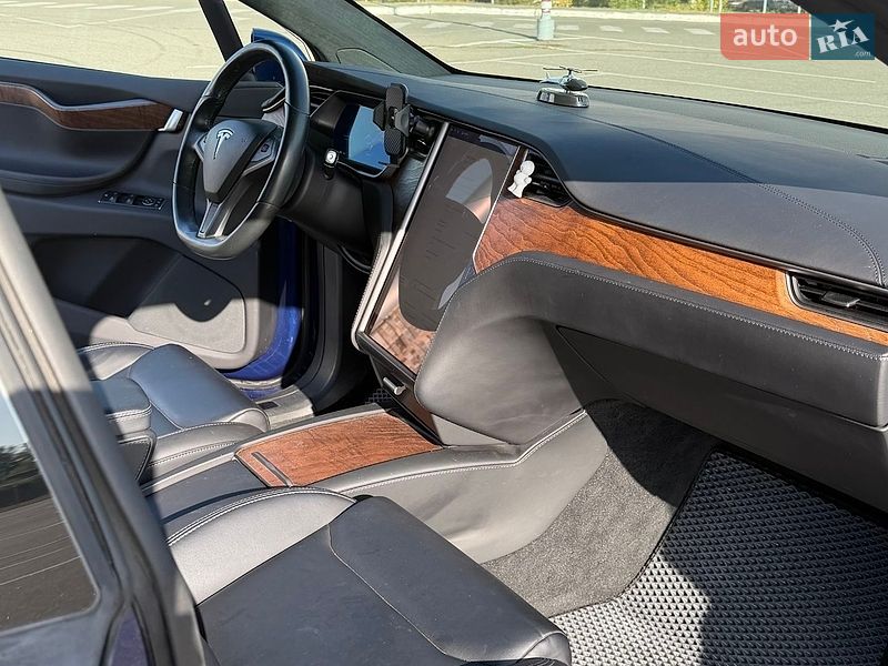 Внедорожник / Кроссовер Tesla Model X 2020 в Киеве