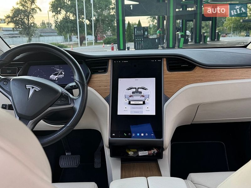 Внедорожник / Кроссовер Tesla Model X 2018 в Киеве