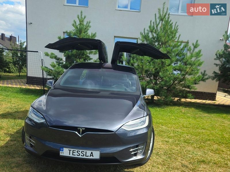 Внедорожник / Кроссовер Tesla Model X 2016 в Киеве