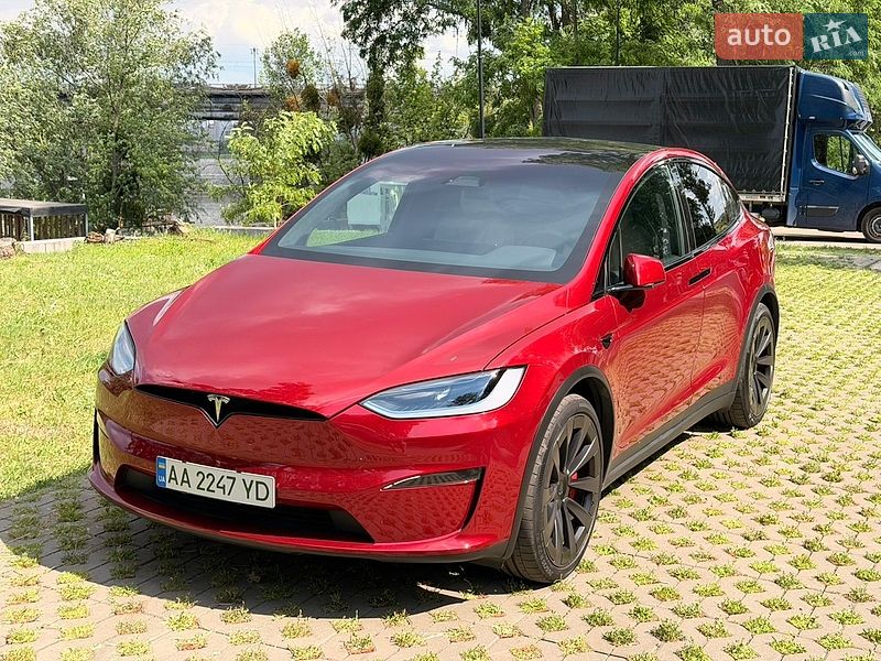Tesla Model X 2024