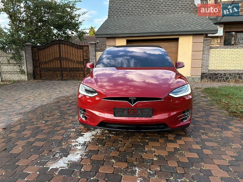 Tesla Model X 2020