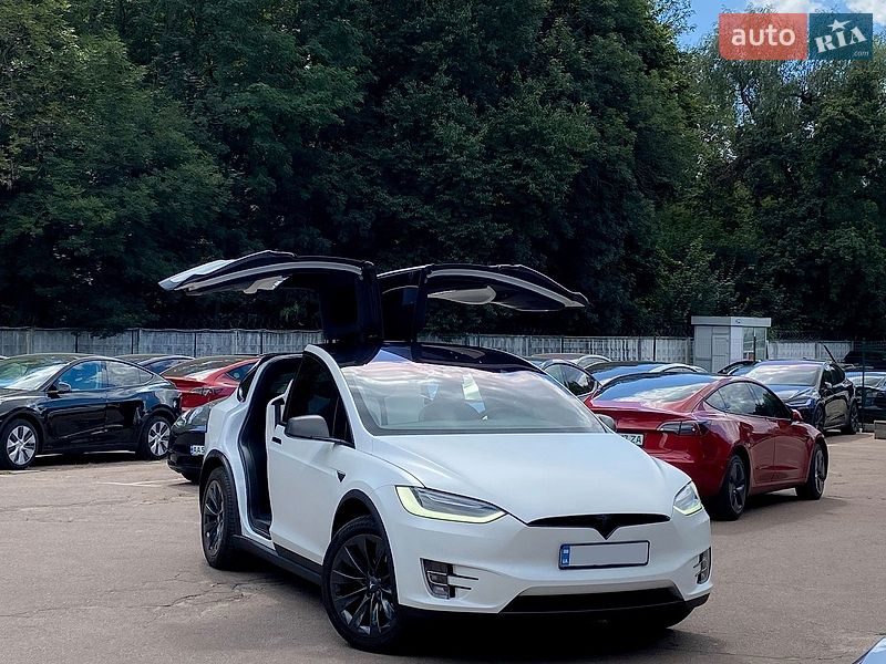 Tesla Model X, фото из объявления