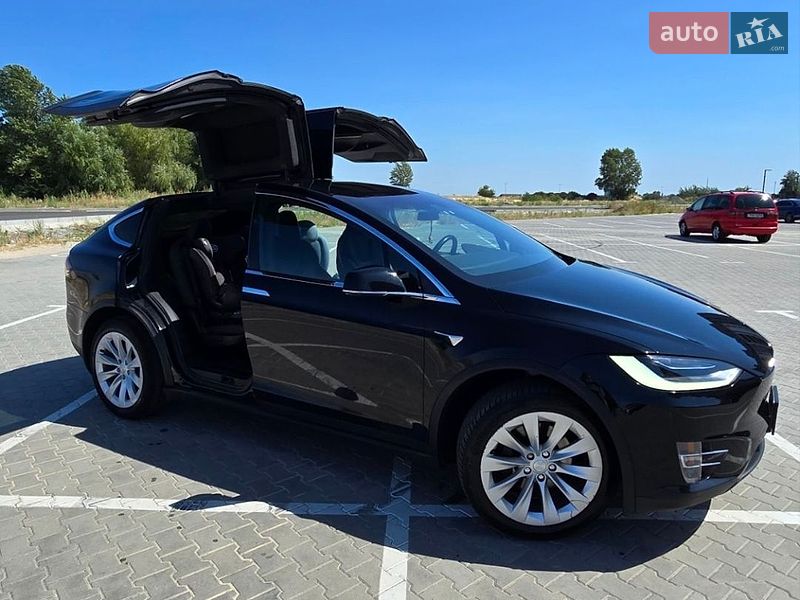Внедорожник / Кроссовер Tesla Model X 2018 в Черкассах