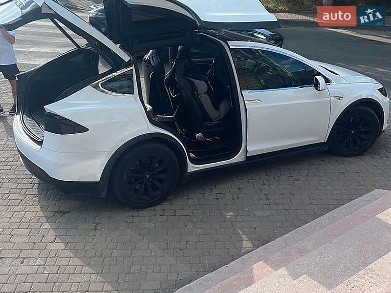 Tesla Model X 2016