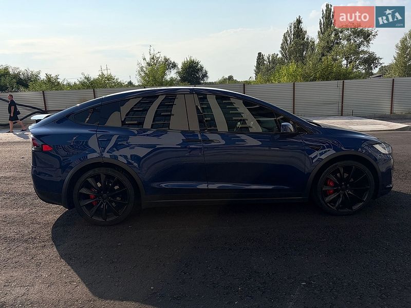Внедорожник / Кроссовер Tesla Model X 2019 в Киеве