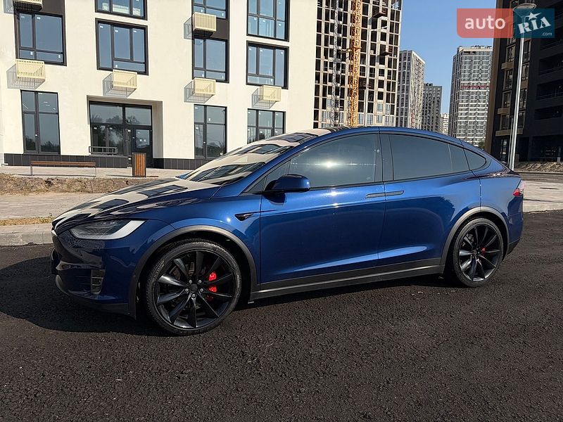 Внедорожник / Кроссовер Tesla Model X 2019 в Киеве