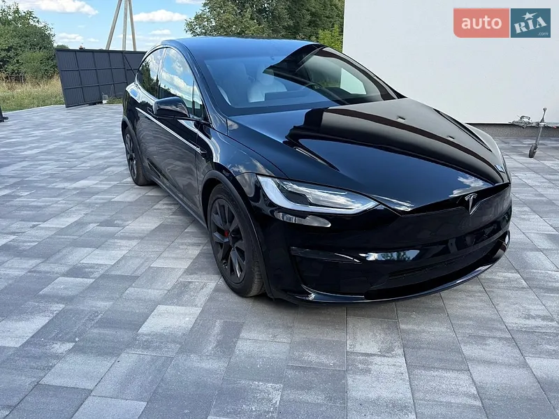 Tesla Model X 2025