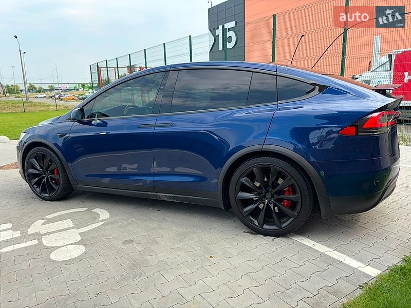 Внедорожник / Кроссовер Tesla Model X 2019 в Киеве