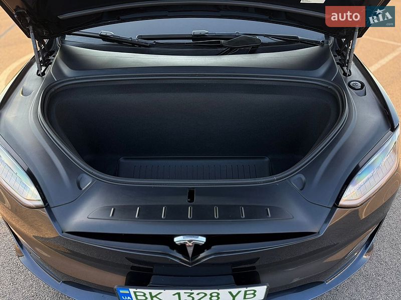 Внедорожник / Кроссовер Tesla Model X 2024 в Ровно