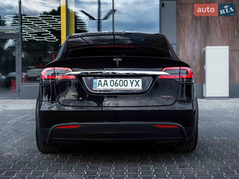 Внедорожник / Кроссовер Tesla Model X 2016 в Киеве