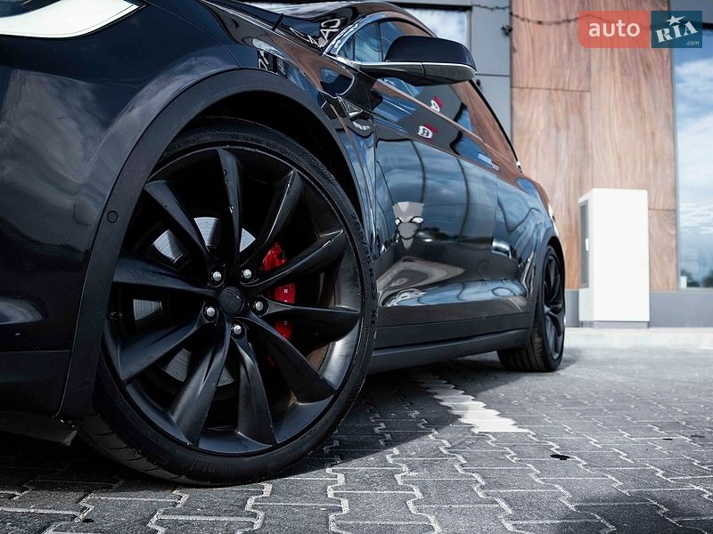Внедорожник / Кроссовер Tesla Model X 2016 в Киеве