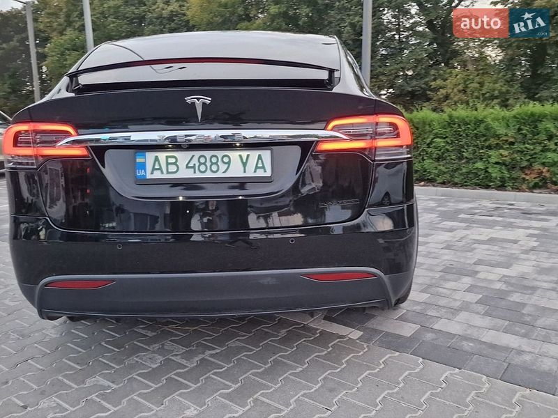 Позашляховик / Кросовер Tesla Model X 2016 в Вінниці
