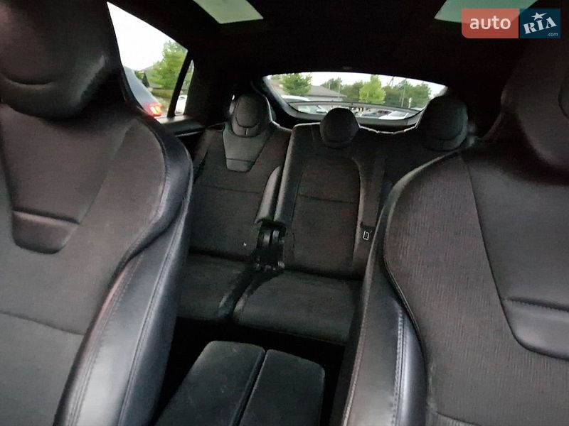 Позашляховик / Кросовер Tesla Model X 2016 в Вінниці