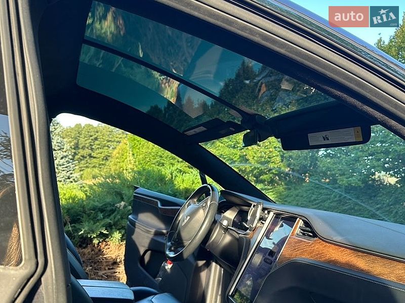 Внедорожник / Кроссовер Tesla Model X 2018 в Киеве