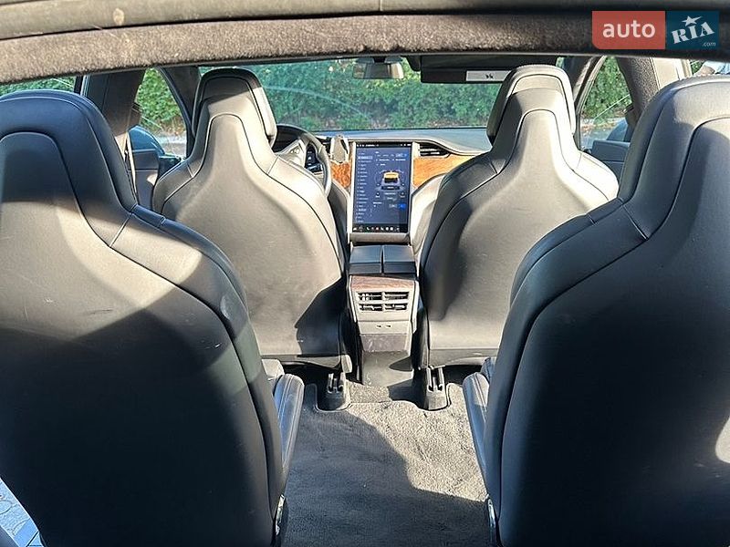Внедорожник / Кроссовер Tesla Model X 2018 в Киеве