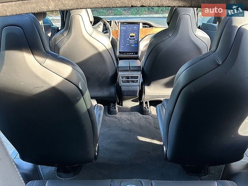 Внедорожник / Кроссовер Tesla Model X 2018 в Киеве