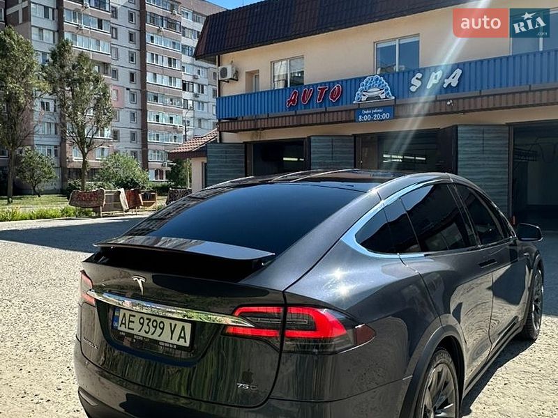 Позашляховик / Кросовер Tesla Model X 2016 в Кам'янському