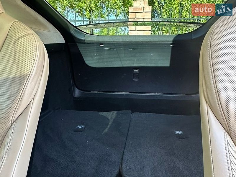 Позашляховик / Кросовер Tesla Model X 2016 в Кам'янському