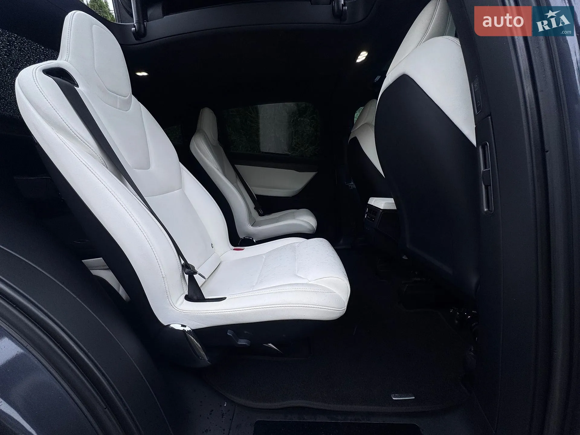 2020 Tesla Model X - мініатюра 29