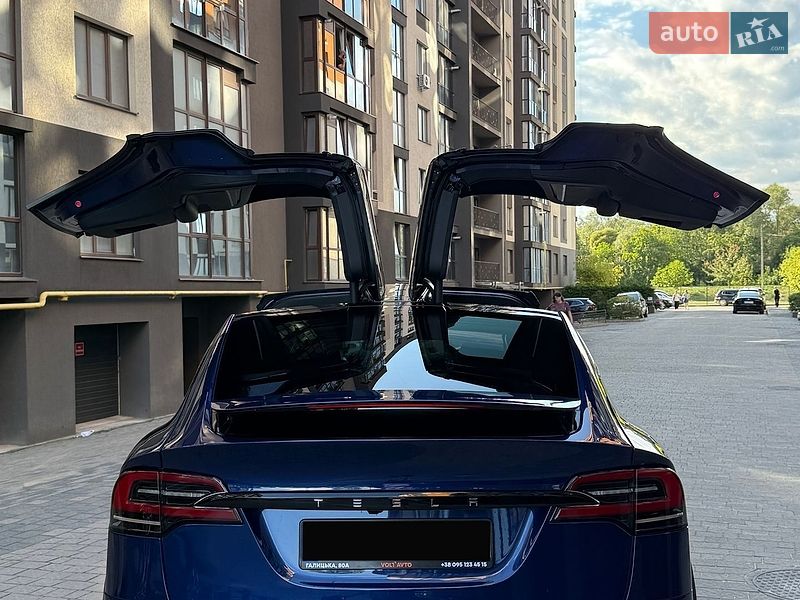 Позашляховик / Кросовер Tesla Model X 2025 в Івано-Франківську