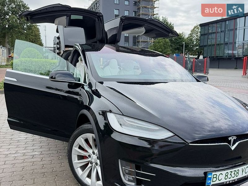 Позашляховик / Кросовер Tesla Model X 2019 в Львові