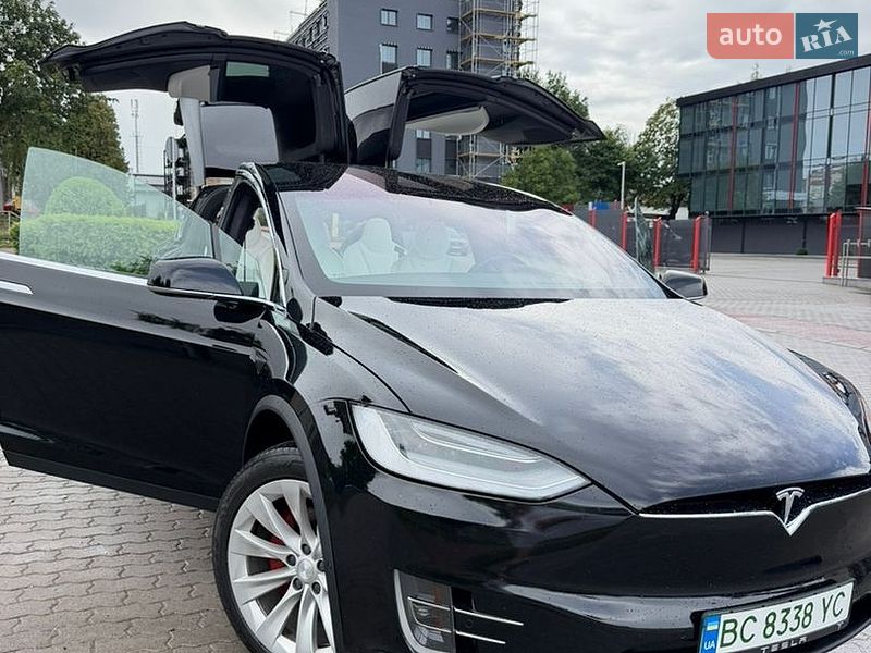 Позашляховик / Кросовер Tesla Model X 2019 в Львові