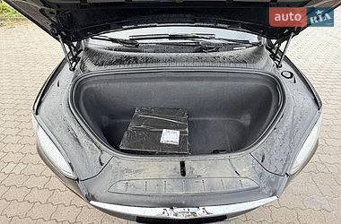 Позашляховик / Кросовер Tesla Model X 2019 в Львові