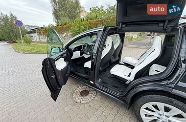 Позашляховик / Кросовер Tesla Model X 2019 в Львові