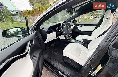 Позашляховик / Кросовер Tesla Model X 2019 в Львові