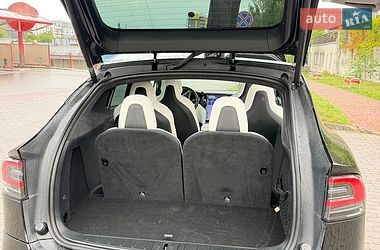Позашляховик / Кросовер Tesla Model X 2019 в Львові