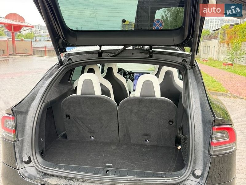 Позашляховик / Кросовер Tesla Model X 2019 в Львові