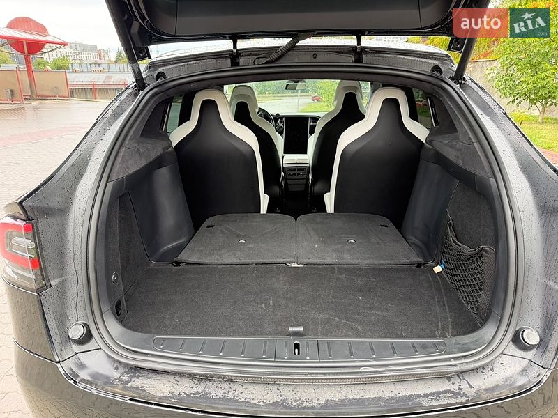Позашляховик / Кросовер Tesla Model X 2019 в Львові
