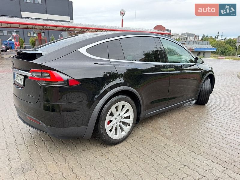 Позашляховик / Кросовер Tesla Model X 2019 в Львові
