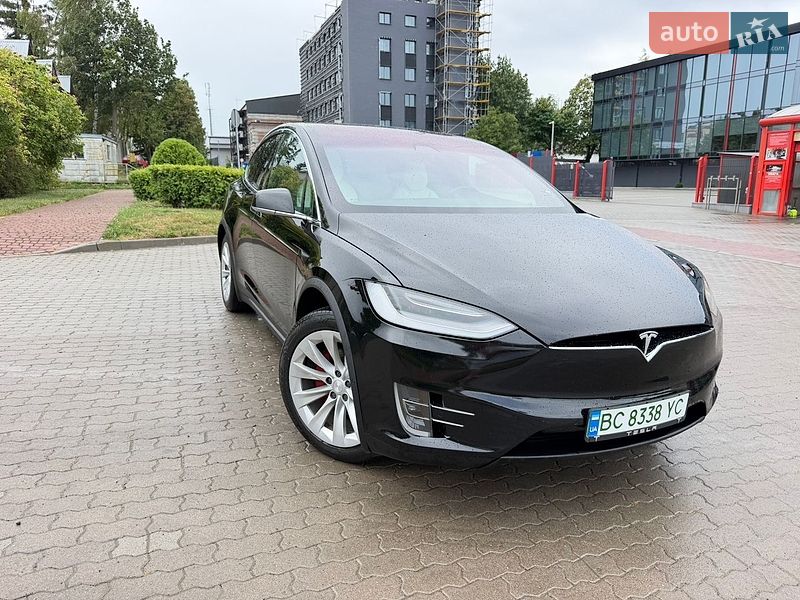 Позашляховик / Кросовер Tesla Model X 2019 в Львові