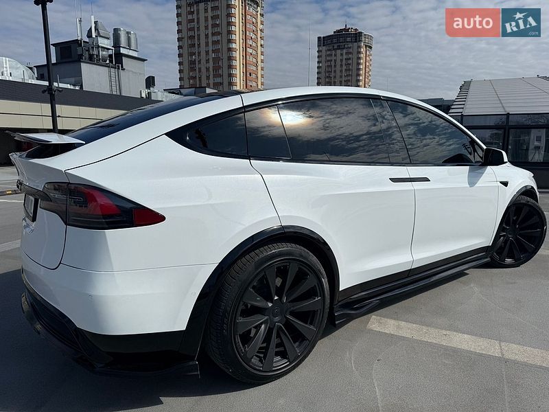 Внедорожник / Кроссовер Tesla Model X 2021 в Киеве