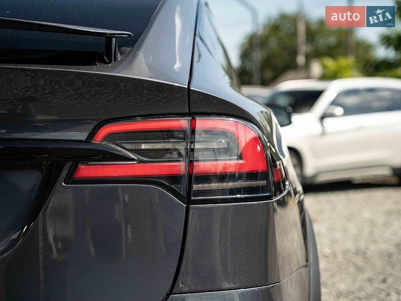 Позашляховик / Кросовер Tesla Model X 2022 в Чернівцях