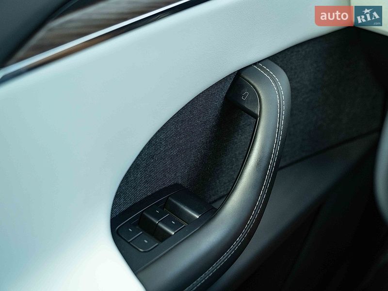 Позашляховик / Кросовер Tesla Model X 2022 в Чернівцях