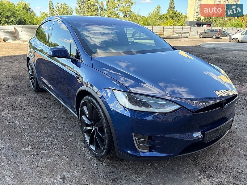 Позашляховик / Кросовер Tesla Model X 2019 в Києві