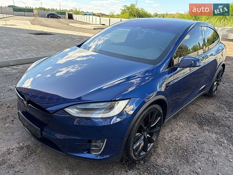 Позашляховик / Кросовер Tesla Model X 2019 в Києві