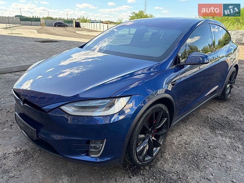 Внедорожник / Кроссовер Tesla Model X 2019 в Киеве