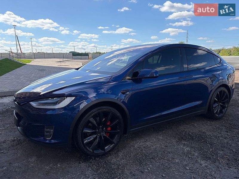 Внедорожник / Кроссовер Tesla Model X 2019 в Киеве